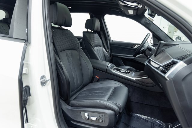 Certified 2025 BMW X7 M60i image 27