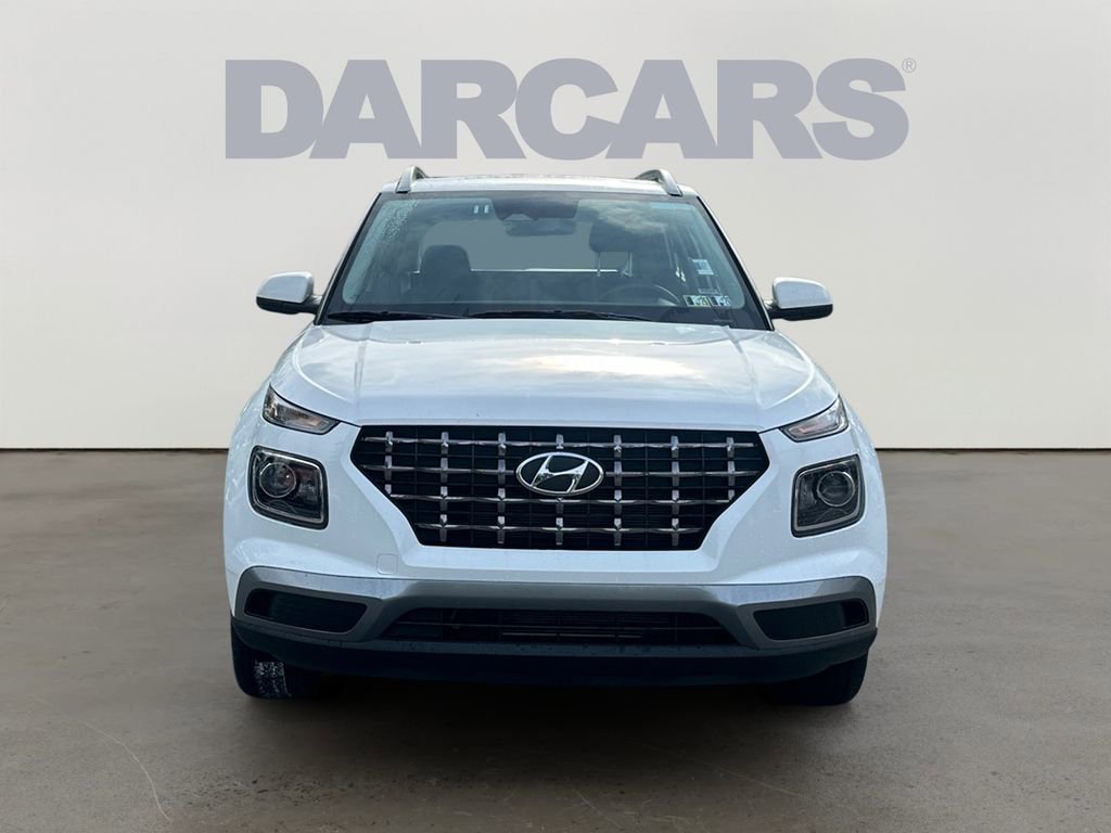 Used 2025 Hyundai Venue SEL FWD image 2
