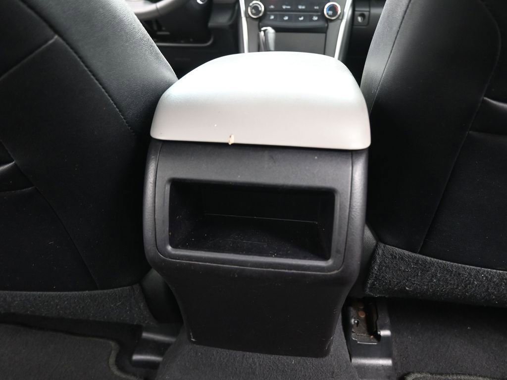 Used 2016 Toyota Camry SE FWD image 18