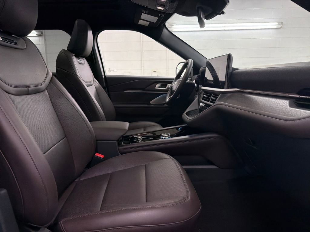 New 2026 Ford Explorer Platinum image 30