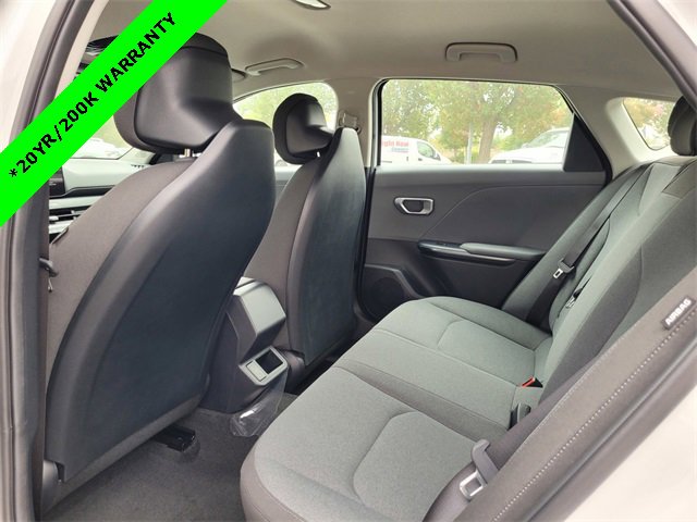 New 2025 Kia K4 LXS image 6