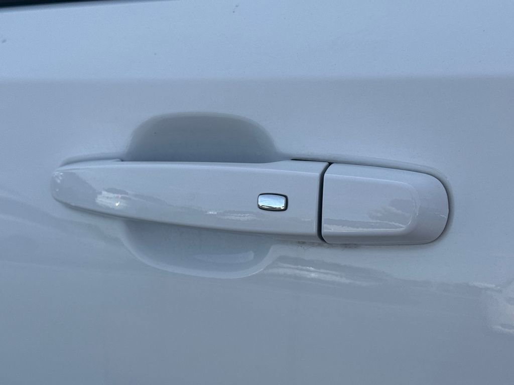 Certified 2024 GMC Terrain SLE w/ Driver Convenience Package image 15