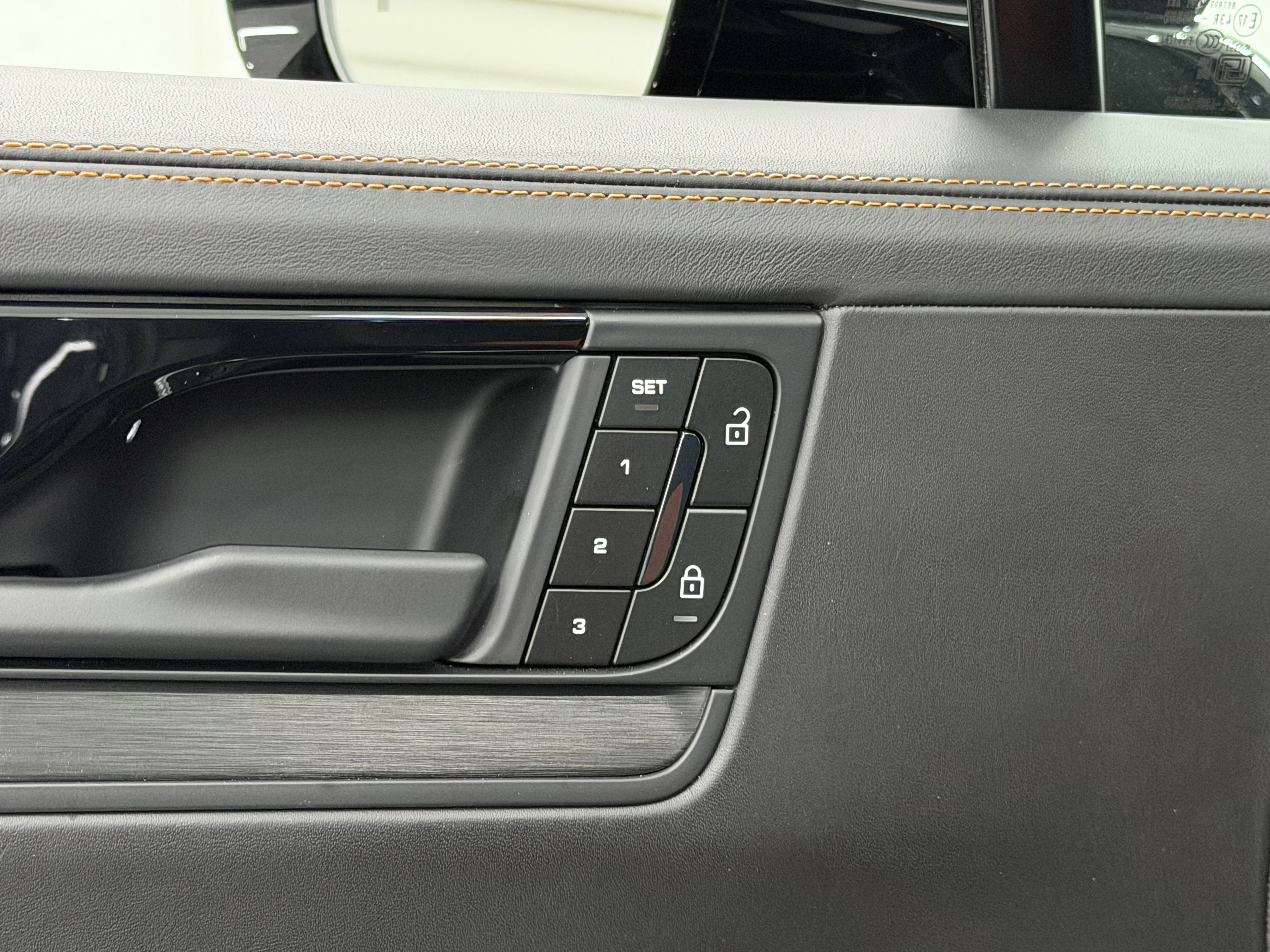 Certified 2025 Porsche Cayenne GTS image 33