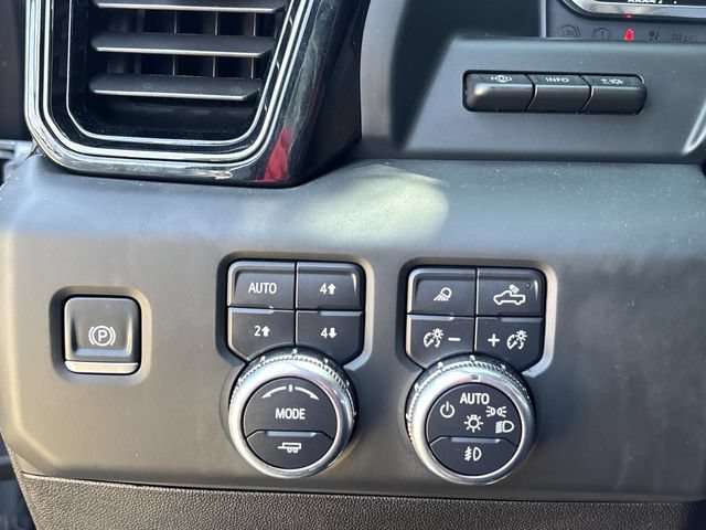 Used 2024 GMC Sierra 2500 AT4 w/ Technology Package AWD/4WD image 18