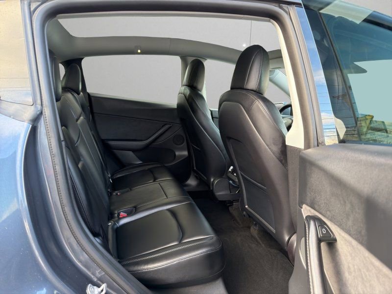 Used 2021 Tesla Model Y Performance image 12
