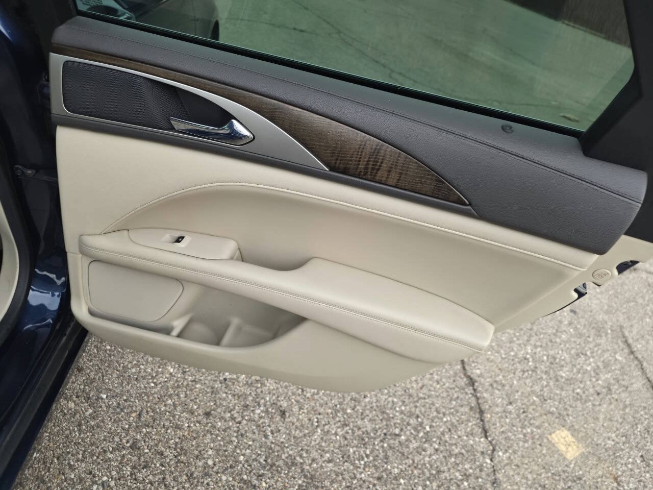 Used 2017 Lincoln MKZ Select w/ Climate Package FWD image 15