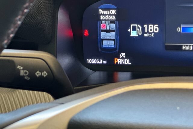 Used 2025 Ford Explorer Active RWD image 29