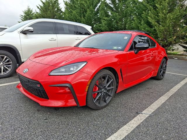 Certified 2025 Toyota GR86 Premium RWD image 3