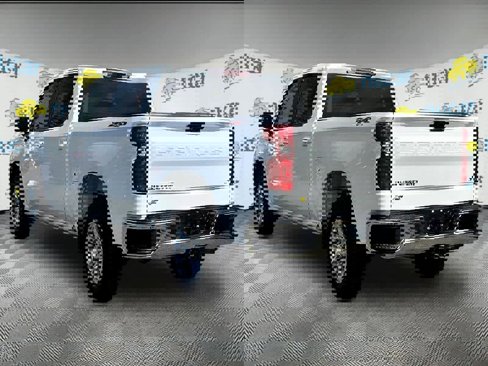 Used 2023 Chevrolet Silverado 1500 LT AWD/4WD image 4