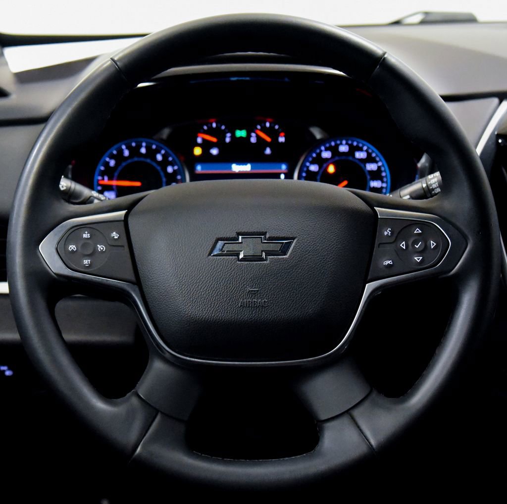 Used 2023 Chevrolet Traverse LT image 29