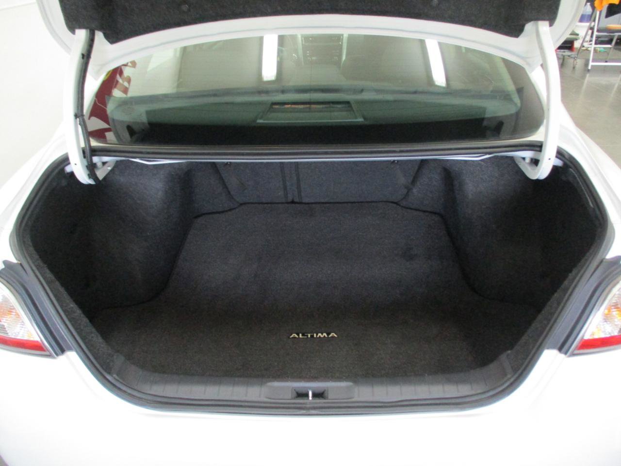 Used 2015 Nissan Altima 2.5 SL w/ Moonroof Package image 14