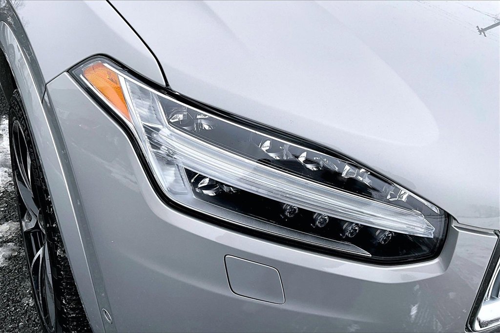 Used 2024 Volvo XC90 B6 Plus w/ Protection Package image 33