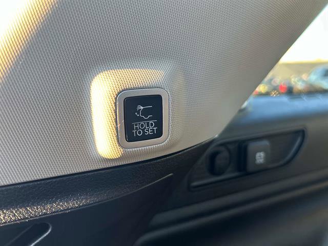 Used 2023 Jeep Grand Cherokee 30th Anniversary image 12