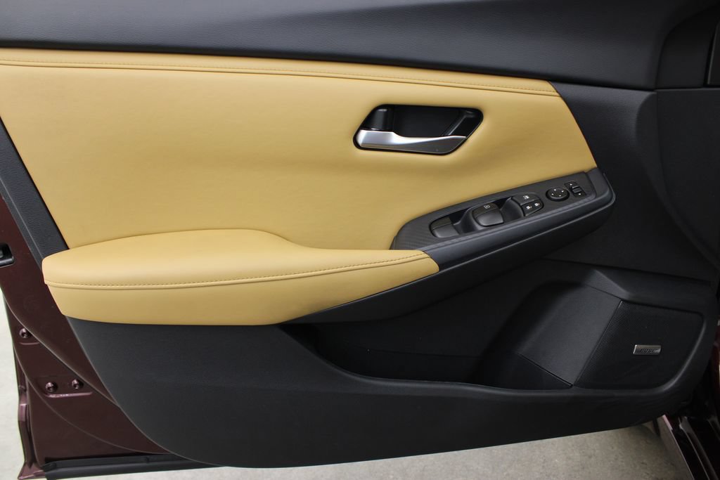 Used 2024 Nissan Sentra SV w/ SV Premium Package FWD image 17