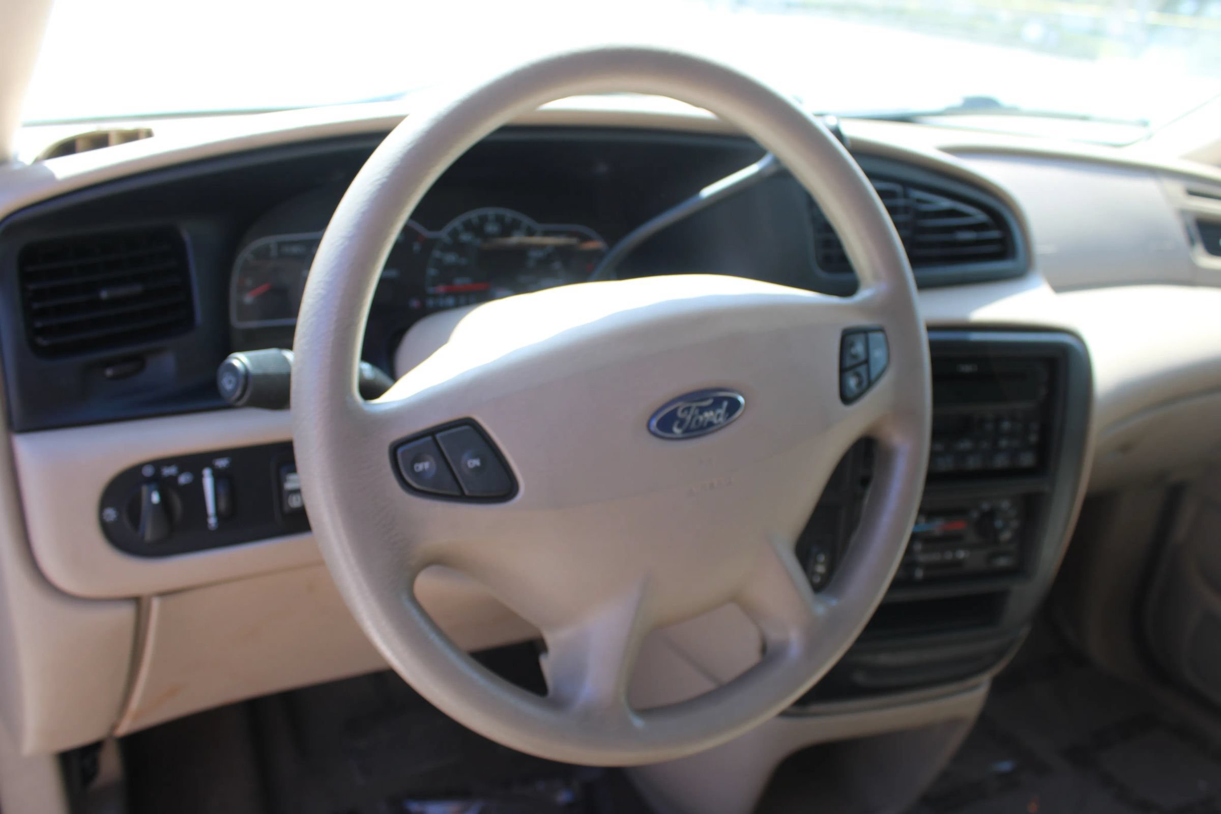 Used 2003 Ford Windstar LX FWD image 9