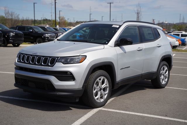 New 2026 Jeep Compass Latitude w/ Driver Assistance Group image 3