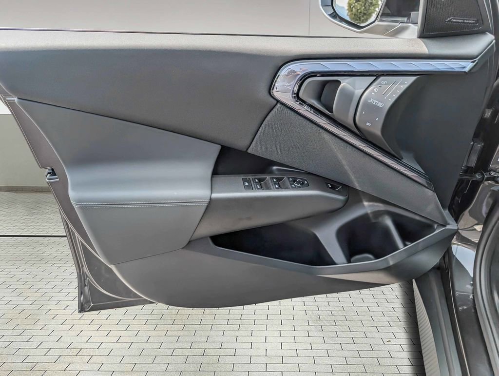 Certified 2025 BMW X3 xDrive30i w/ Premium Package image 13