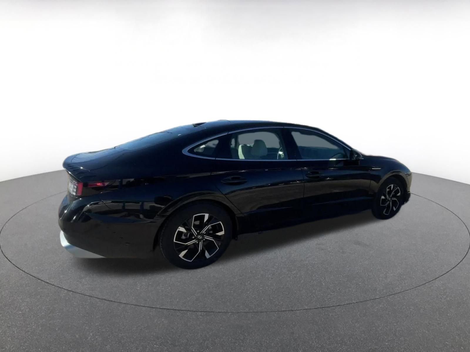 Used 2025 Hyundai Sonata SEL FWD image 15