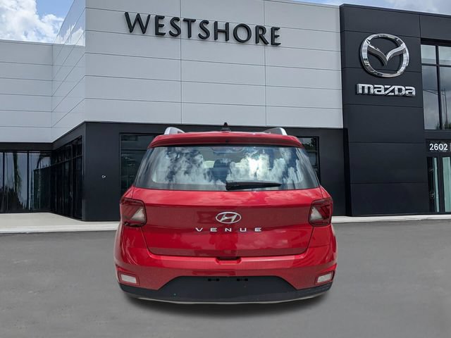 Used 2022 Hyundai Venue Limited FWD image 4