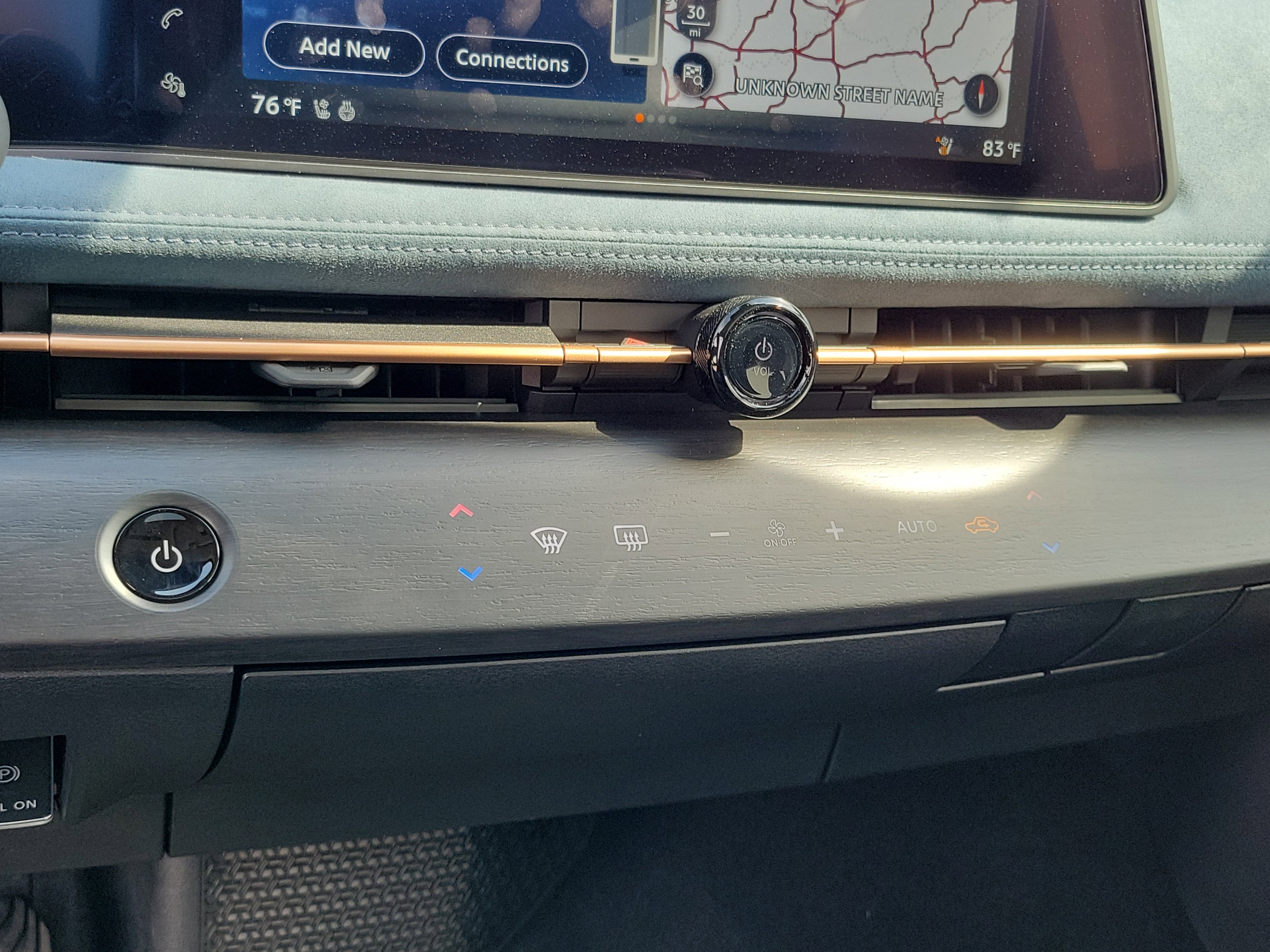 Used 2025 Nissan Ariya Platinum image 27