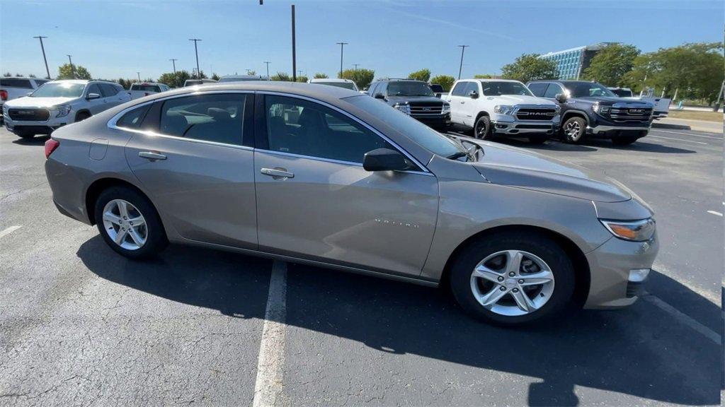 Used 2023 Chevrolet Malibu LT w/ Driver Confidence Package image 3