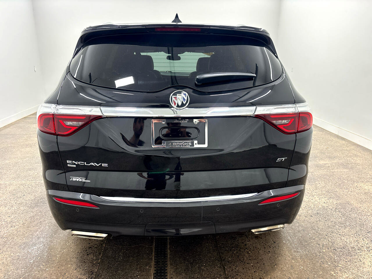 Used 2023 Buick Enclave Essence w/ Experience Buick Package image 5