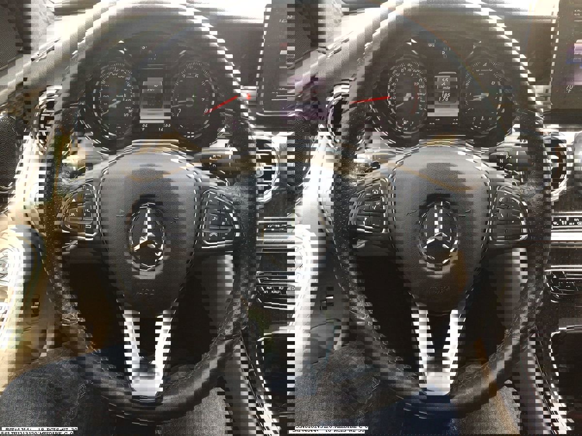 Used 2018 Mercedes-Benz C 300 Sedan image 8