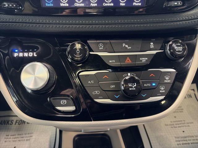 Certified 2019 Chrysler Pacifica Limited w/ Tire & Wheel Group image 18