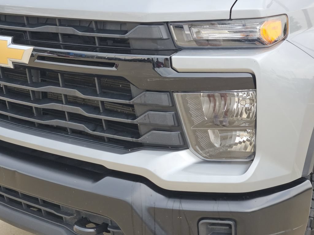 Used 2025 Chevrolet Silverado 3500 W/T AWD/4WD image 9