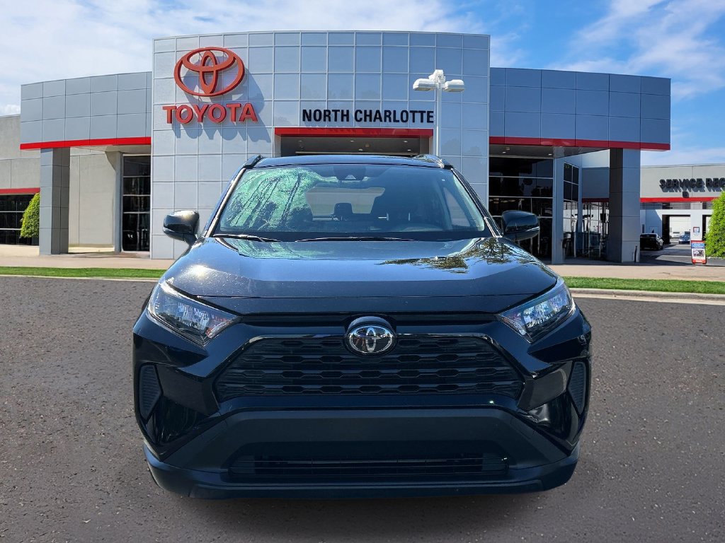 Used 2020 Toyota RAV4 LE FWD image 2