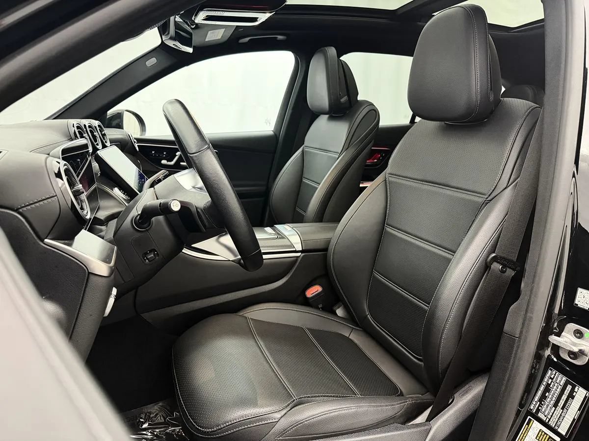 Used 2024 Mercedes-Benz GLC 300 4MATIC image 8