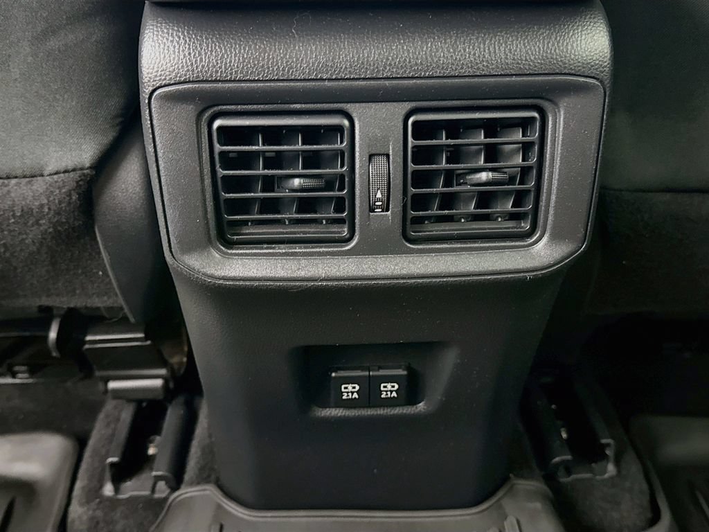 Used 2021 Toyota RAV4 XLE w/ XLE Grade Weather Package AWD/4WD image 30