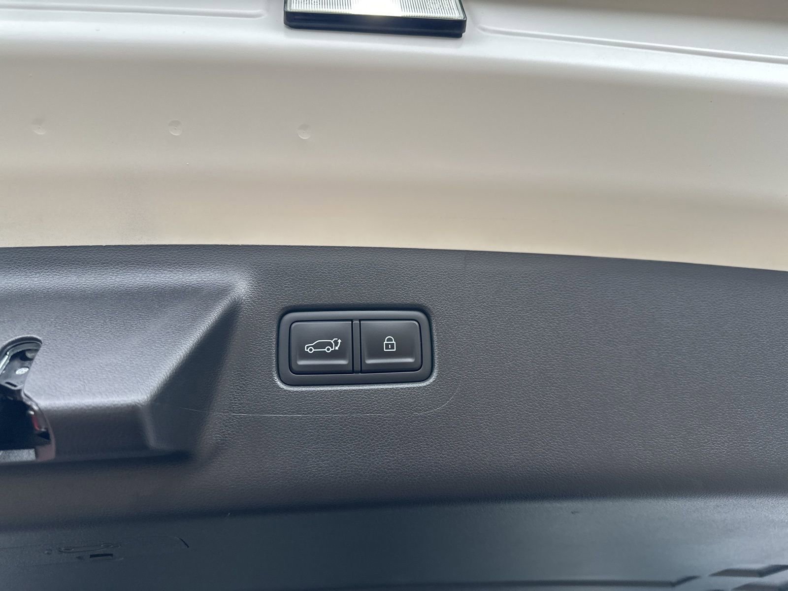 Used 2025 Hyundai Santa Fe SE image 30