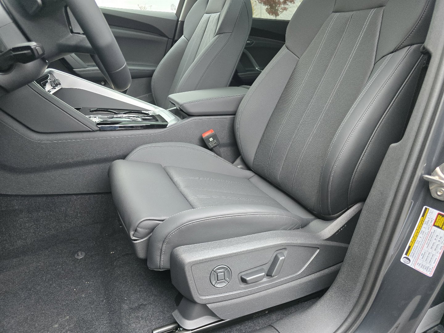 Certified 2025 Audi Q5 Premium Plus w/ Premium Plus image 39