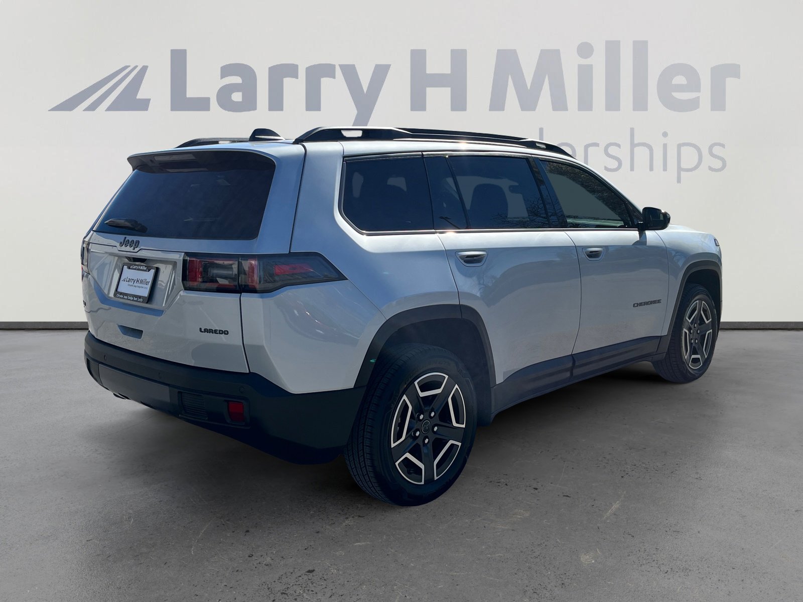 New 2026 Jeep Cherokee Laredo AWD/4WD image 5