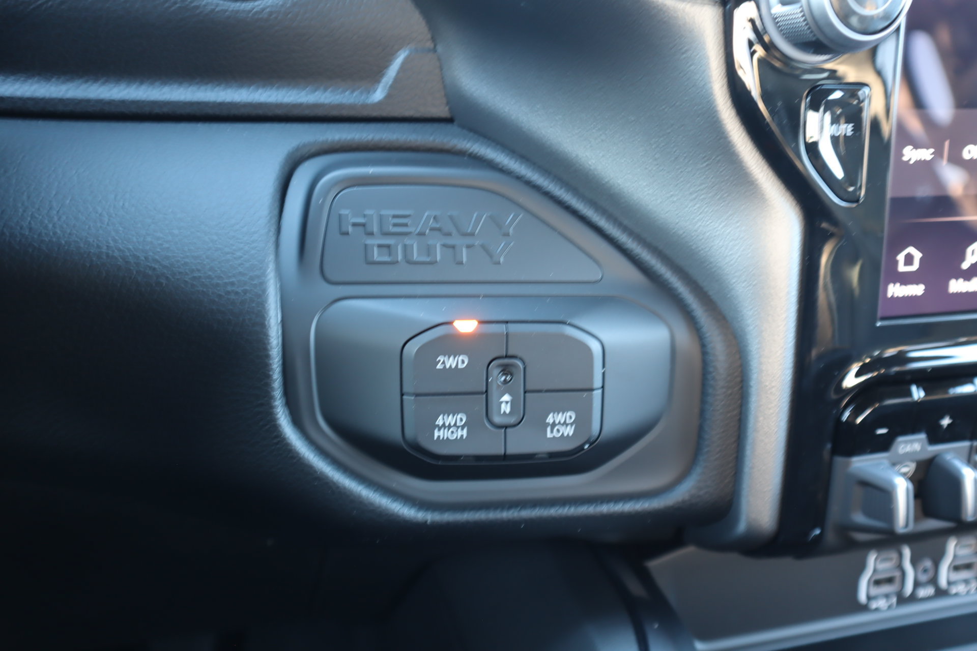 New 2027 RAM 3500 Laramie AWD/4WD image 9