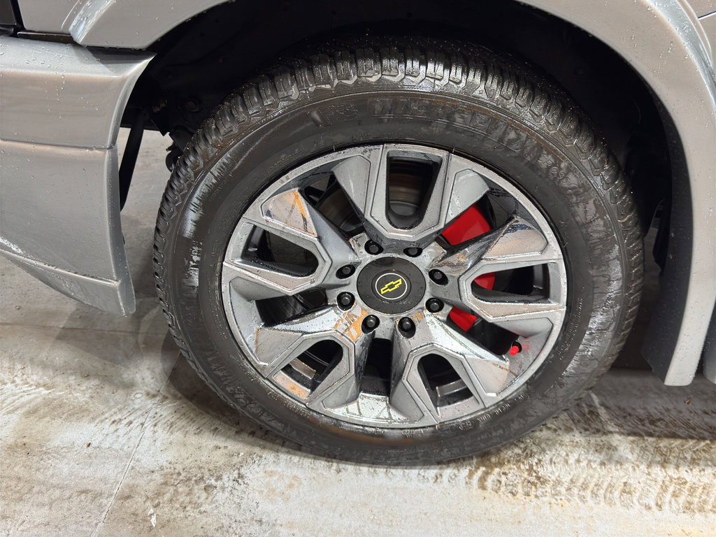 New 2025 Chevrolet Express 2500 w/ Driver Convenience Package image 9