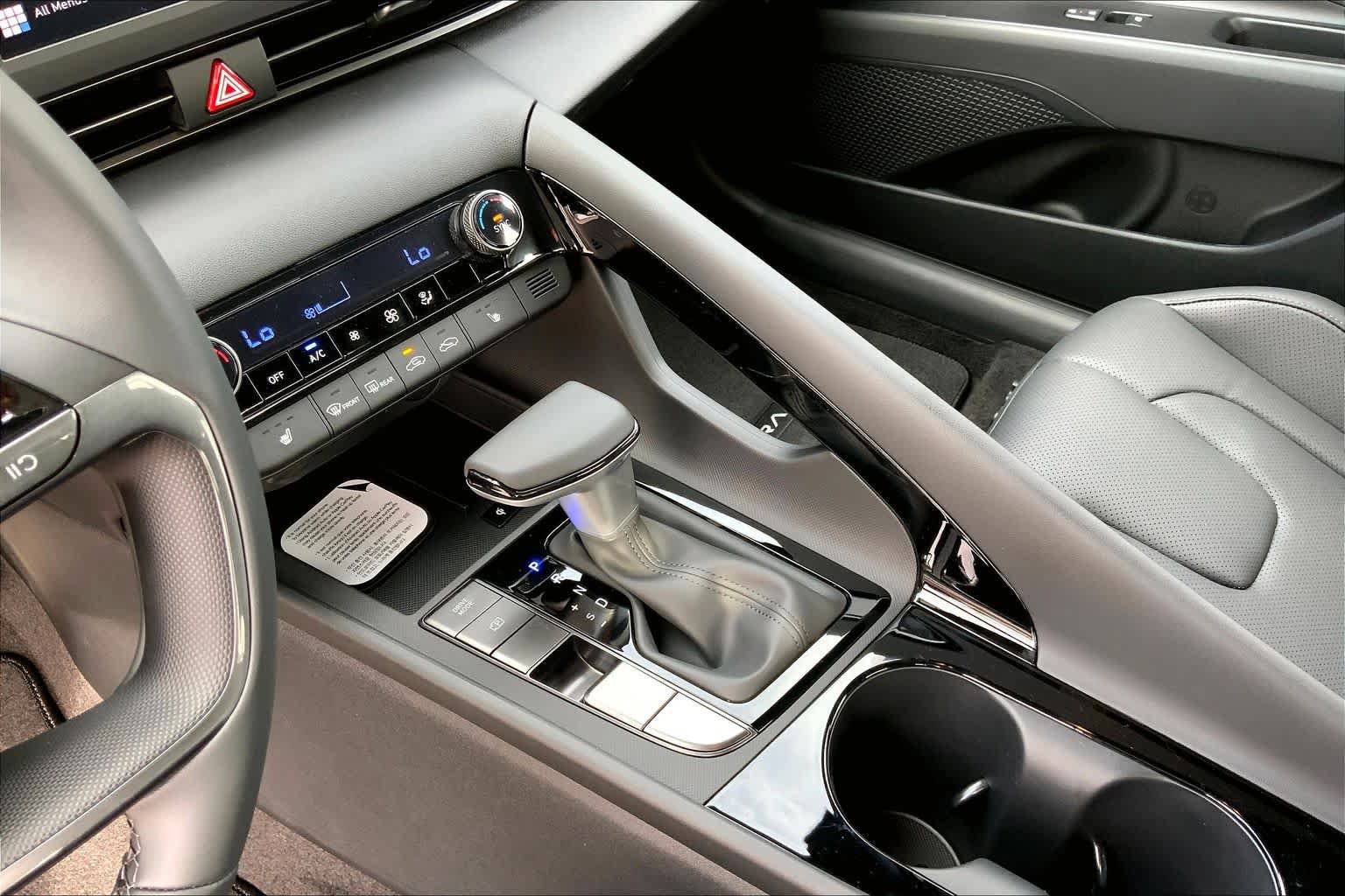 New 2026 Hyundai Elantra Hybrid FWD image 8