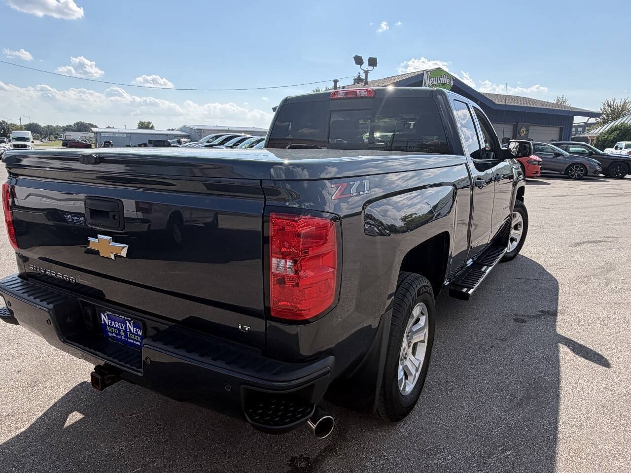 Used 2018 Chevrolet Silverado 1500 LT w/ All Star Edition AWD/4WD image 7