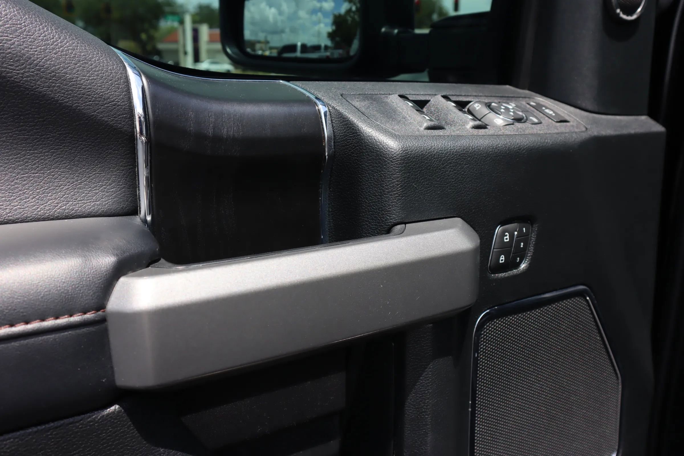 Used 2019 Ford F450 Platinum w/ Platinum Ultimate Package image 23