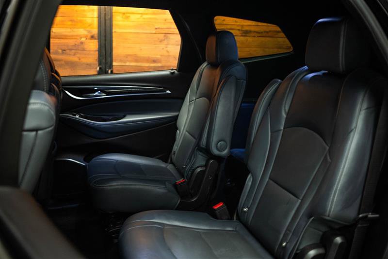 Used 2024 Buick Enclave Premium image 11