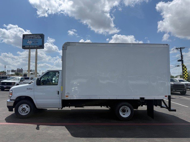 New 2027 Ford E-350 and Econoline 350 Super Duty w/ Power Equipment Group RWD image 2