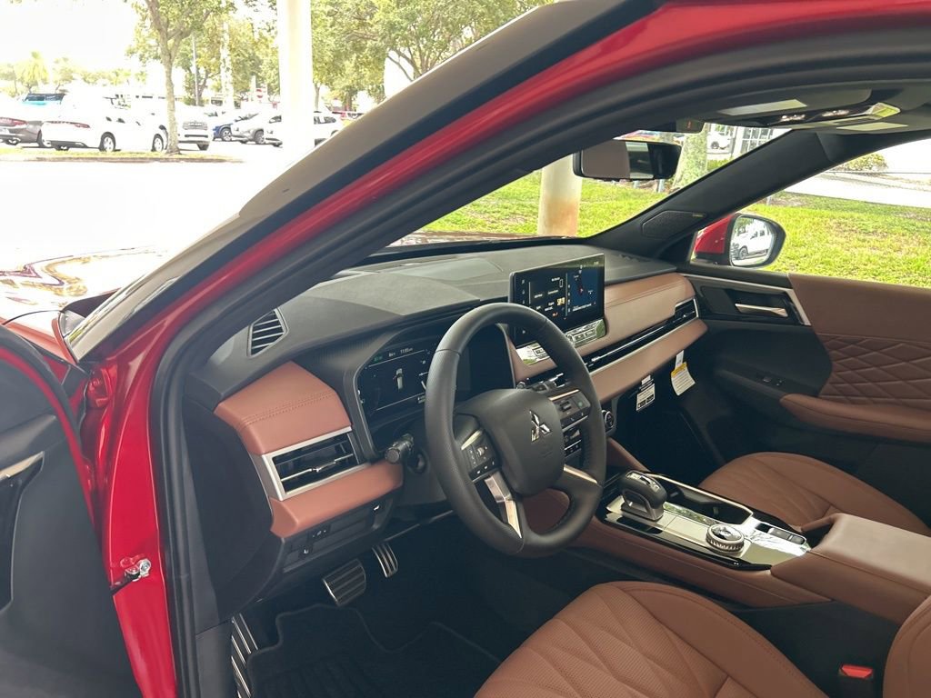 New 2025 Mitsubishi Outlander SEL image 6