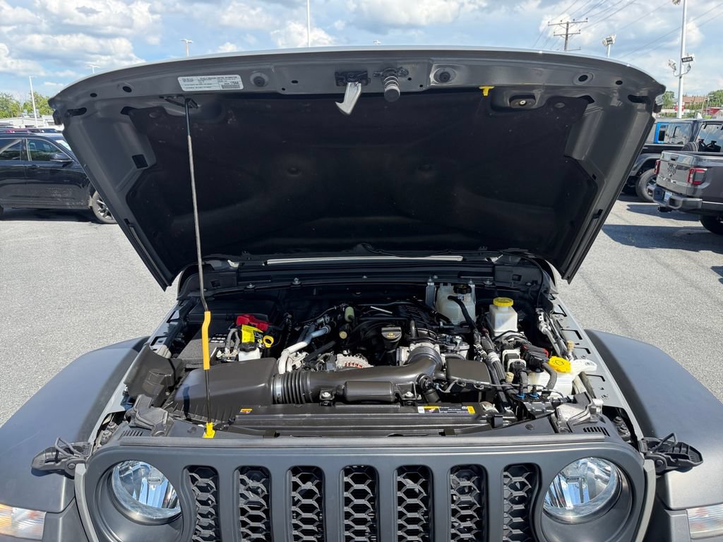 Used 2023 Jeep Gladiator Mojave w/ Cold Weather Group AWD/4WD image 18