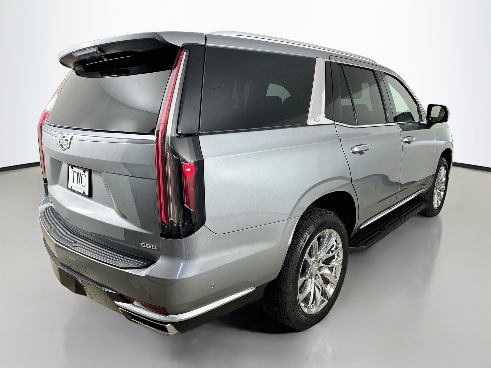 Used 2023 Cadillac Escalade Premium Luxury w/ LPO, Radiant Package AWD/4WD image 5