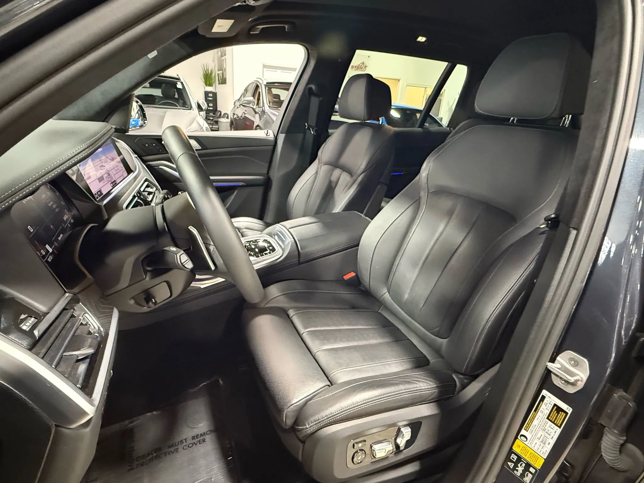 Used 2021 BMW X7 M50i image 13