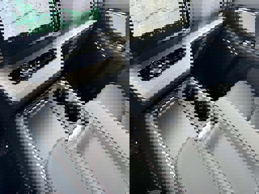 New 2025 Ford Expedition Active image 37