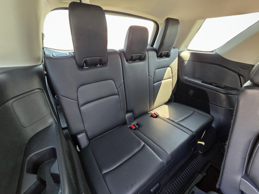 Used 2025 Nissan Pathfinder SL AWD/4WD image 24