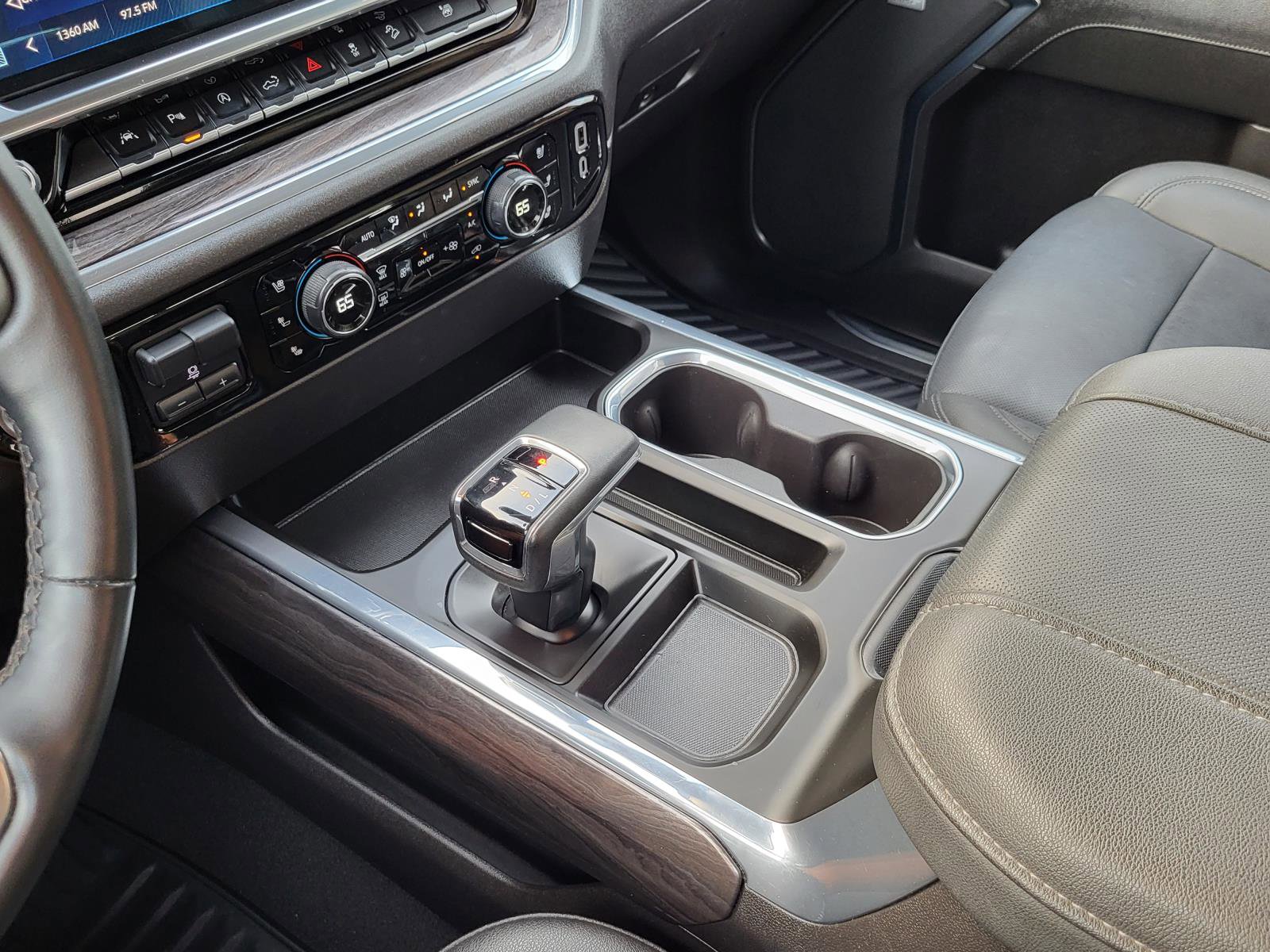 Used 2024 Chevrolet Silverado 1500 LTZ w/ LTZ Convenience Package II image 28