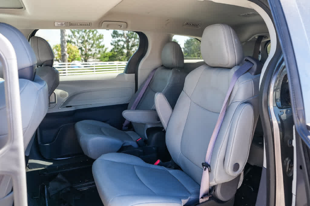 Certified 2024 Toyota Sienna XLE w/ XLE Plus Package AWD/4WD image 19